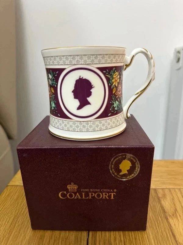 Coalport fine bone china mug to commemorate the 40th Anniversary of Queen Elizabeth II