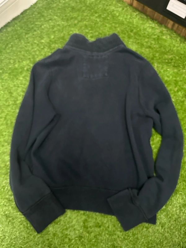 Men’s Abercrombie and Fitch Muscle - size Large