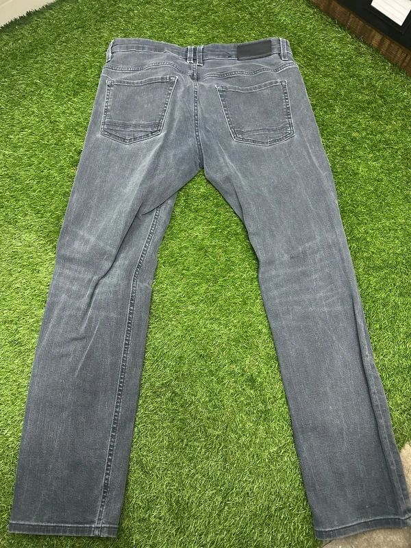 Hugo Boss stretch fit jeans 34/30