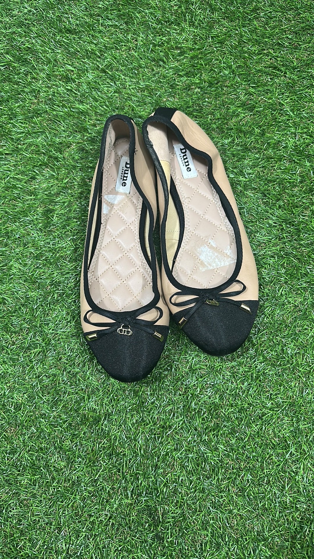 Dune London Quilted Nude and Black Ballet Flats Size 6/39