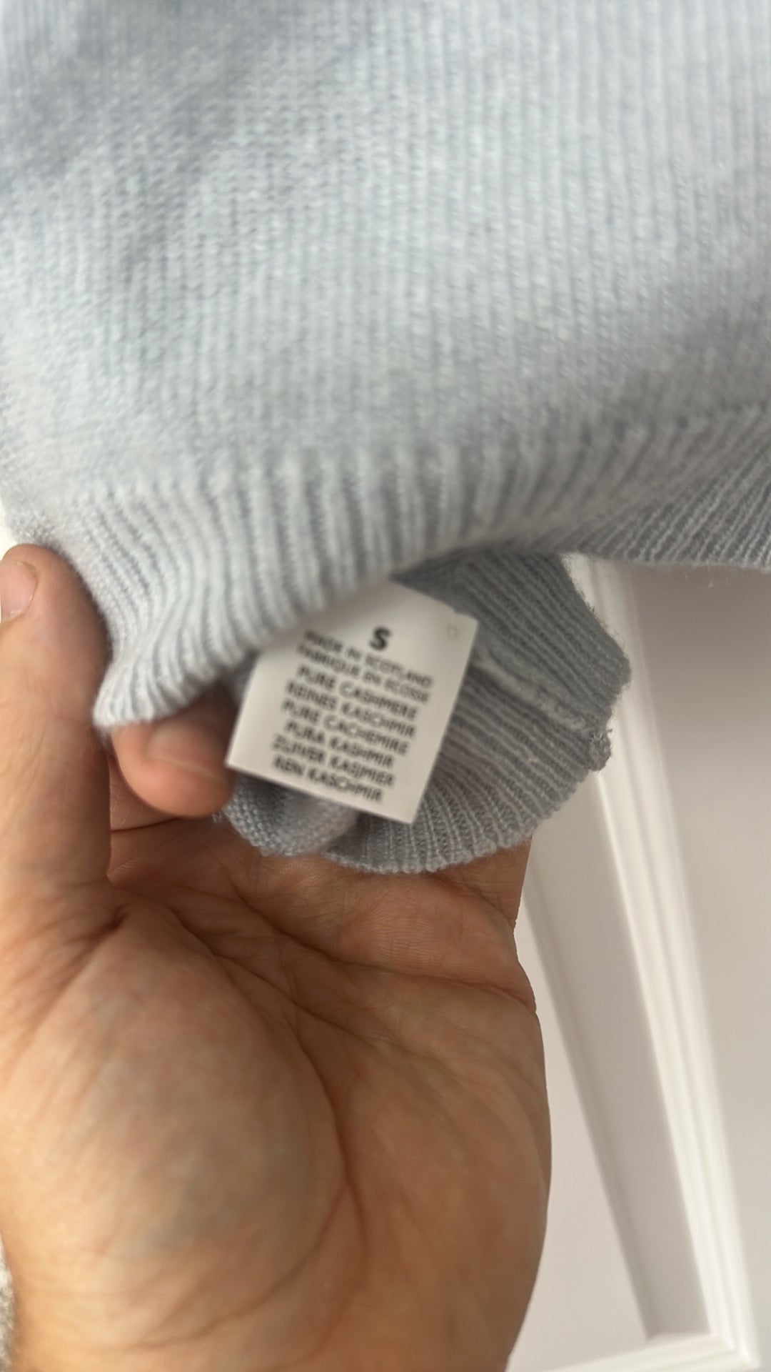 Johnstons of Elgin Cashmere Cardigan Baby Blue size Small