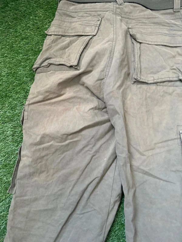 TU Cargo shorts size 34 with Belt