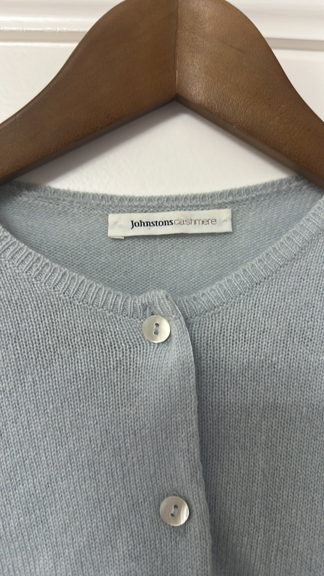 Johnstons of Elgin Cashmere Cardigan Baby Blue size Small