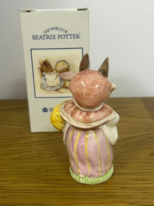 Royal Albert Beatrix Potter figurine Mrs. Rabbit with original box