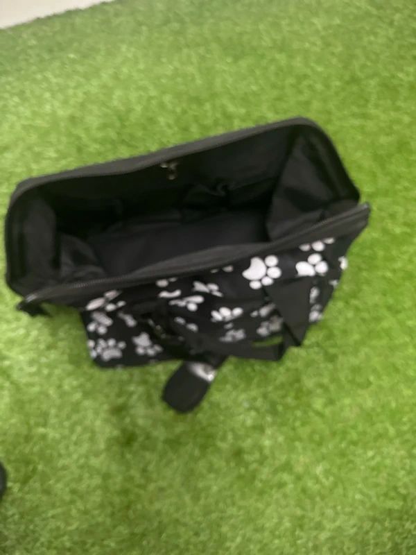 Wahl Paw Print Grooming Bag, durable splash-proof with a paw print pattern