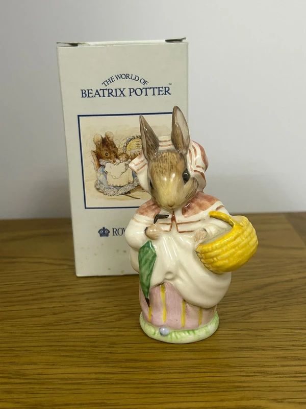 Royal Albert Beatrix Potter figurine Mrs. Rabbit with original box