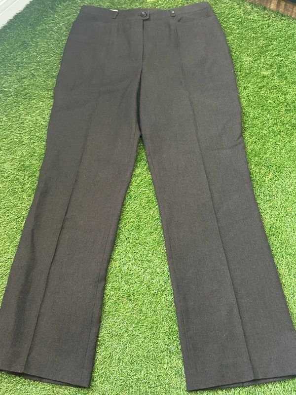 Basler black straight leg trousers size 8 (FR 36)