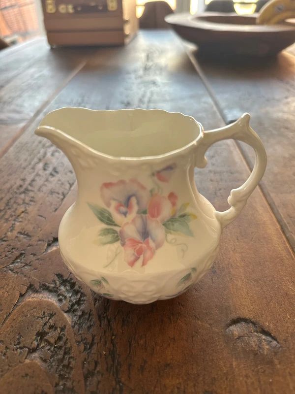Aynsley Fine Bone China creamer jug in the "Little Sweetheart" pattern