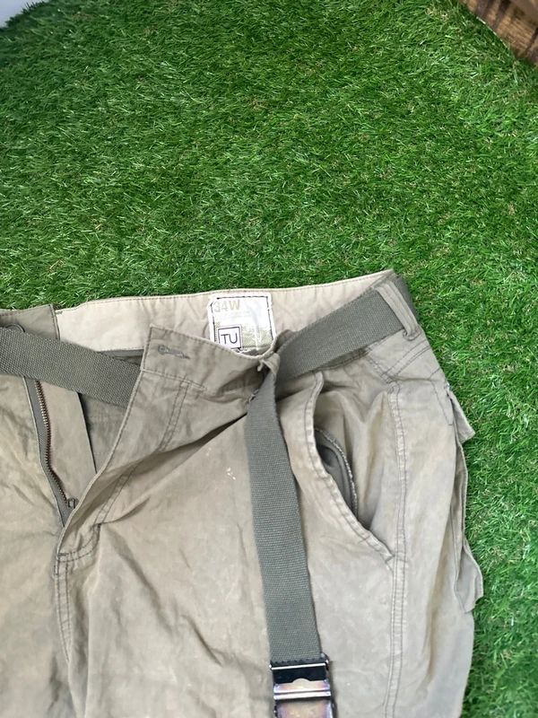 TU Cargo shorts size 34 with Belt