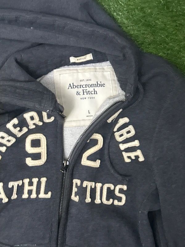 Abercrombie and Fitch Muscle Hoodie in Grey - Large