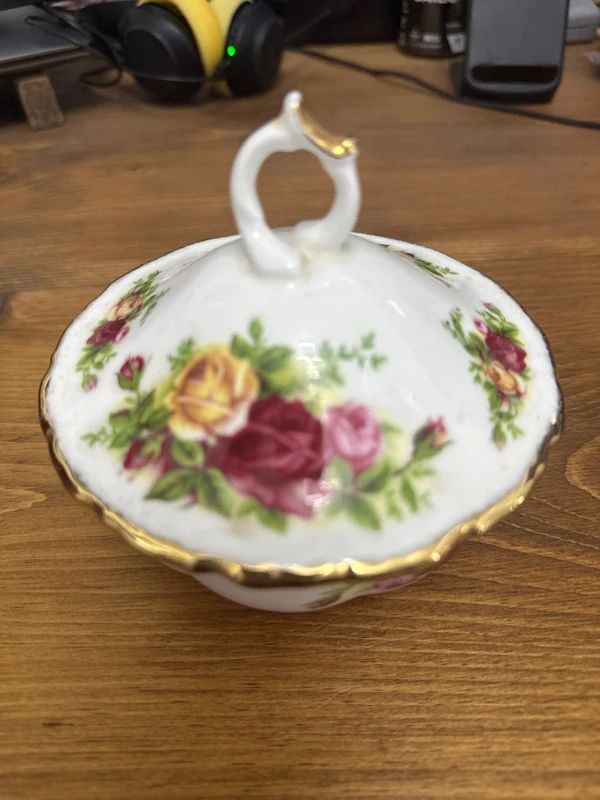 Royal Albert Old Country Roses 3-piece dresser vanity gift set