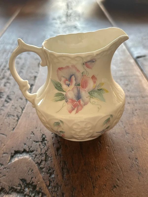 Aynsley Fine Bone China creamer jug in the "Little Sweetheart" pattern