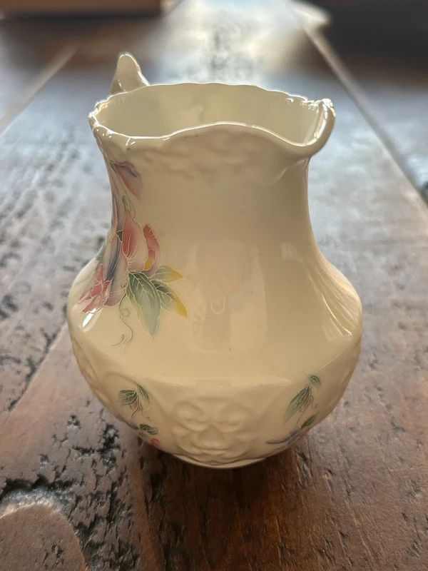 Aynsley Fine Bone China creamer jug in the "Little Sweetheart" pattern