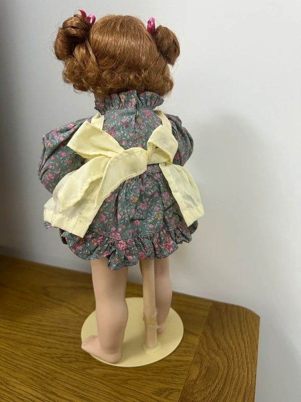 "Betsy" porcelain doll from the Danbury Mint by artist Elaine Campbell with original box