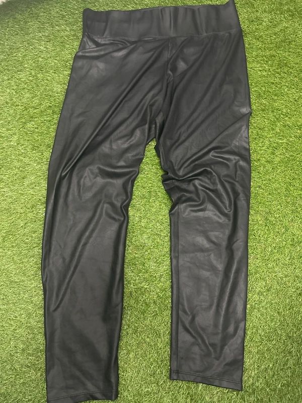New Look black coated leggings UK 16