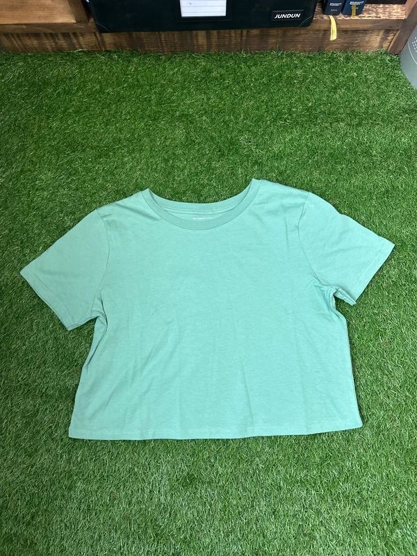 Woman’s River Island T-Shirt size 10 green - New