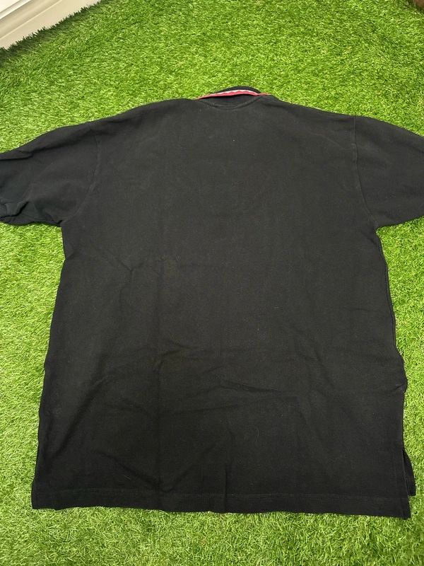 vintage Walt Disney World embroidered Mickey Mouse logo. Men’s Large