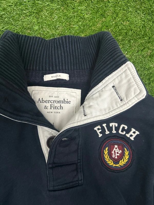Men’s Abercrombie and Fitch Muscle - size Large