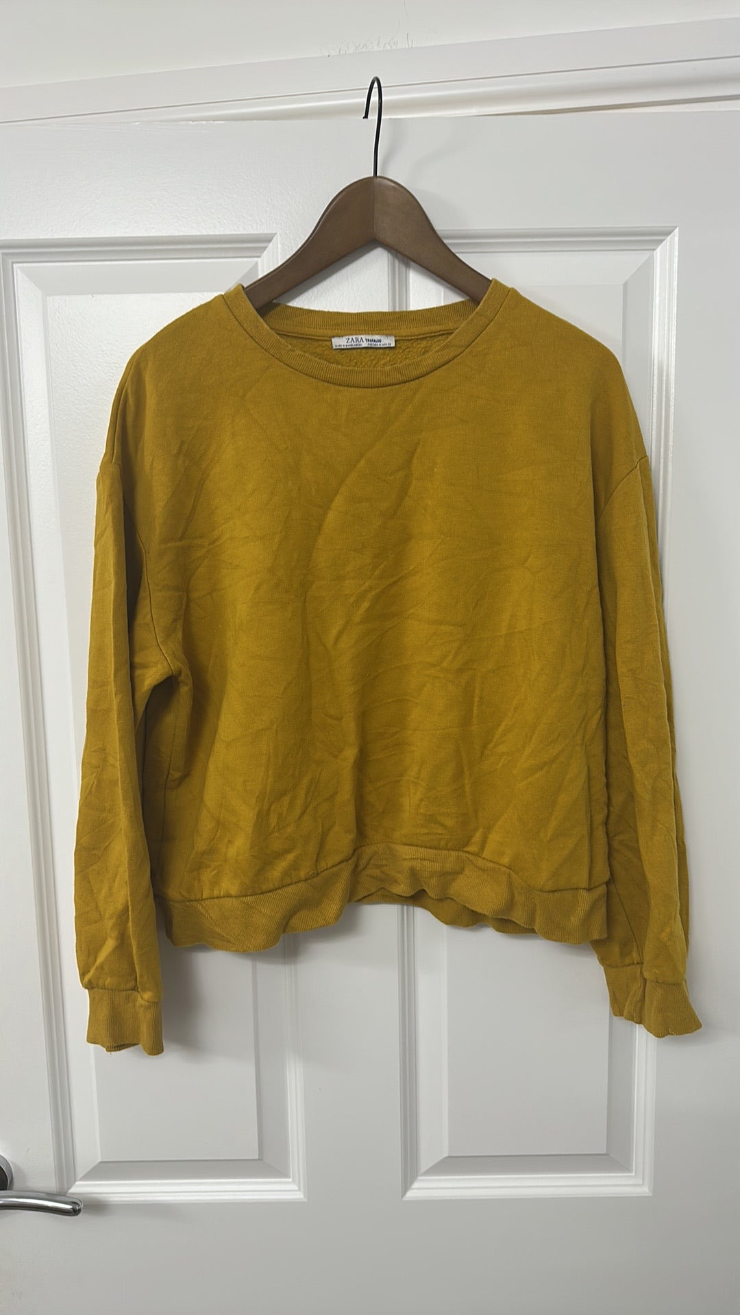 Zara Trafaluc Mustard Yellow Cropped Sweatshirt size Medium