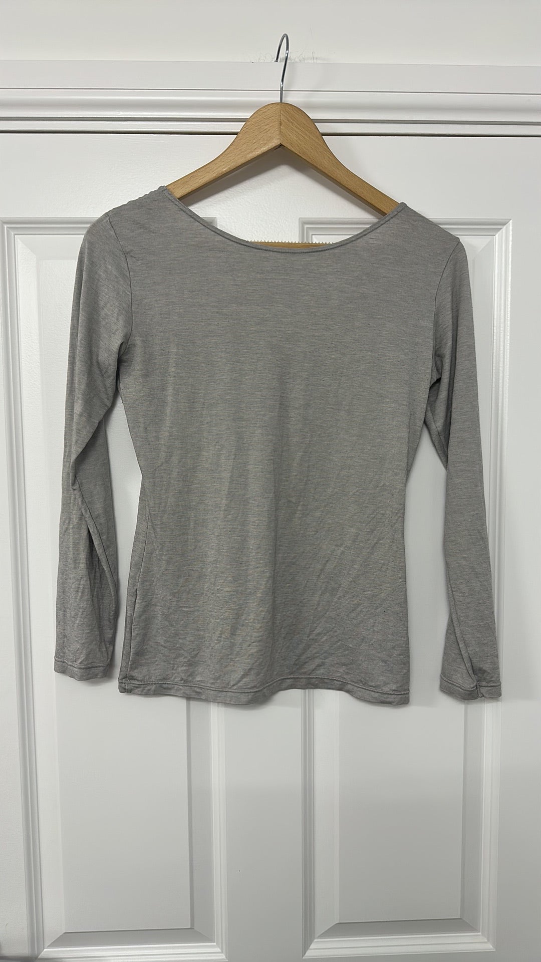 Uniqlo HEATTECH Grey Scoop Neck Long Sleeve Thermal Top size Medium