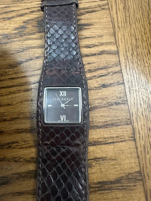 Ted Baker TB232BR watch and case