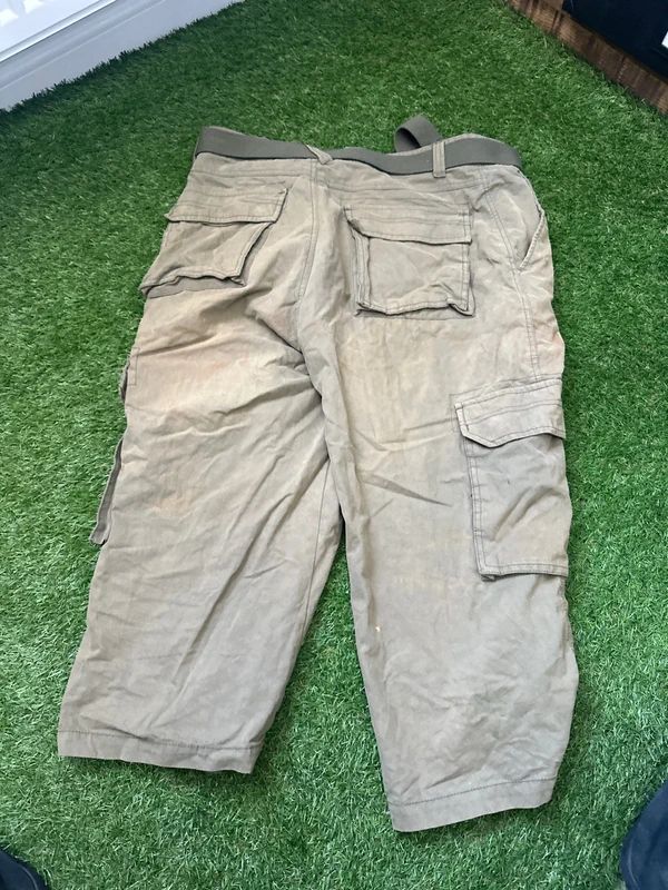 TU Cargo shorts size 34 with Belt