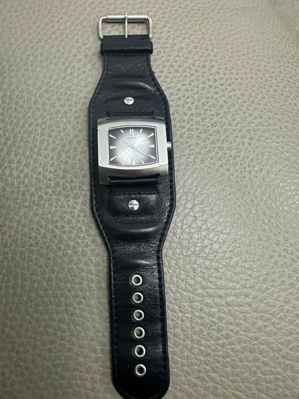 Guess 165186G1 watch with box and manual