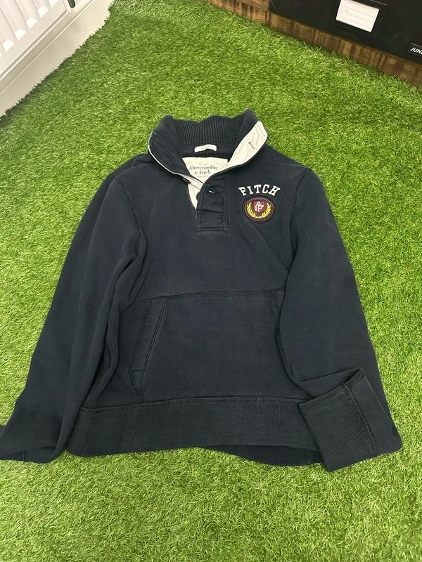 Men’s Abercrombie and Fitch Muscle - size Large