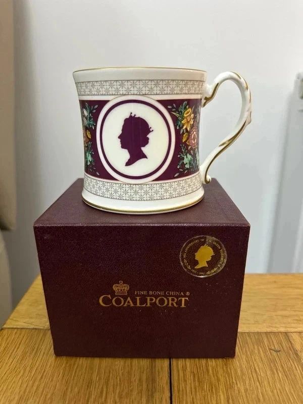 Coalport fine bone china mug to commemorate the 40th Anniversary of Queen Elizabeth II