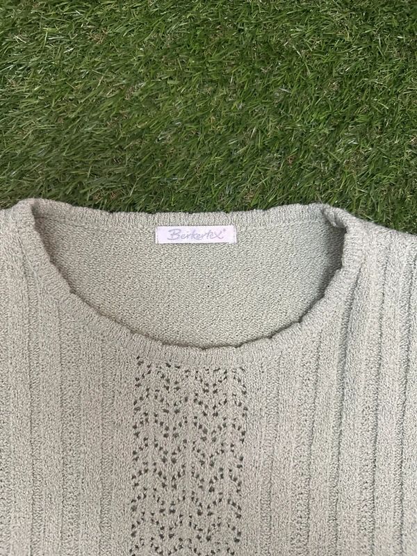 Vintage Berkertx light beige knit top size 22-24