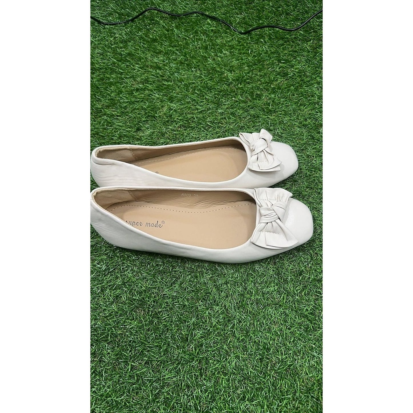 Super Mode Women's Cream Leather Ballet Flats with Bow Detail, UK Size 6 (EU 39)