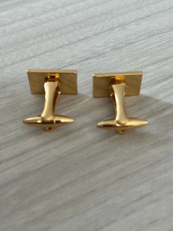 Vintage Stratton gold-tone in their original box