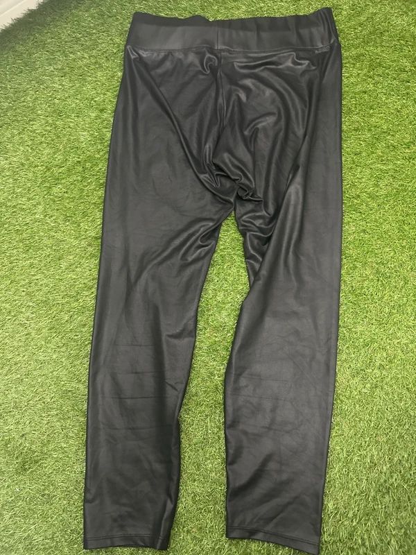 New Look black coated leggings UK 16