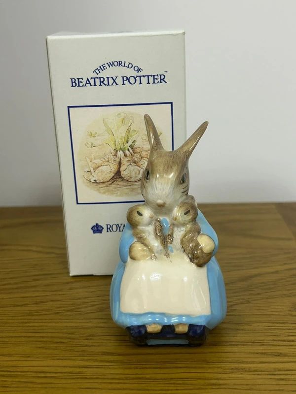 Royal Albert Beatrix Potter "Mrs. Rabbit & Bunnies" with original box