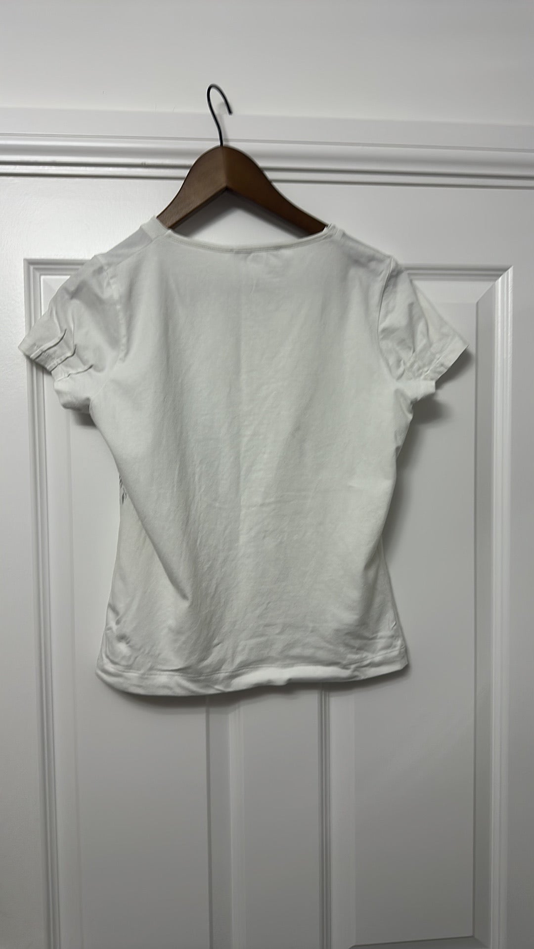 Michele Knitwear White V-Neck T-Shirt with Silver Sequin Floral Graphic size 10