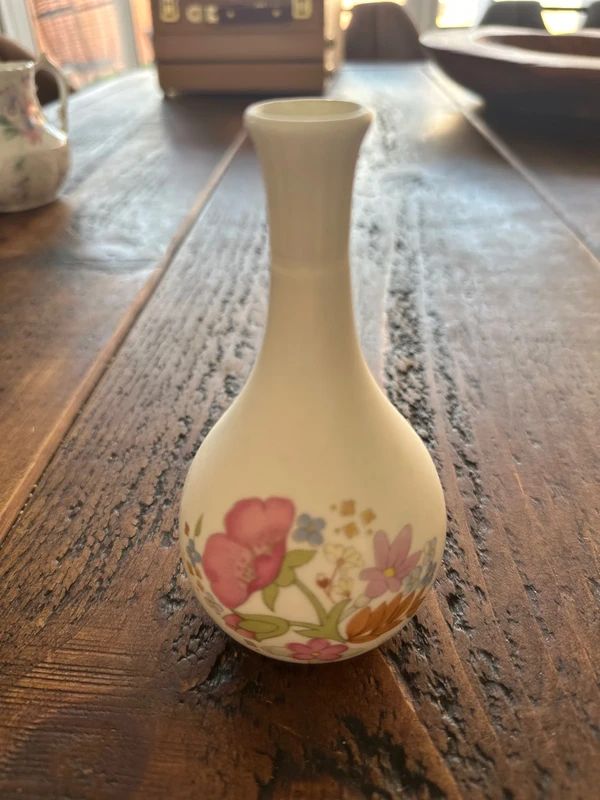 Wedgwood bone china bud vase in the Meadow Sweet pattern