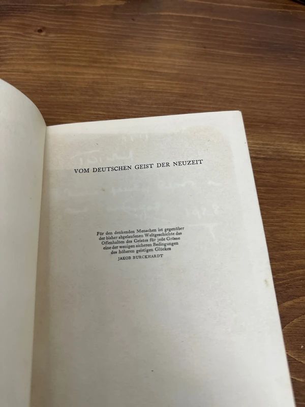 antique hardcover book titled Vom deutschen Geist der Neuzeit by W.R. Schweizer