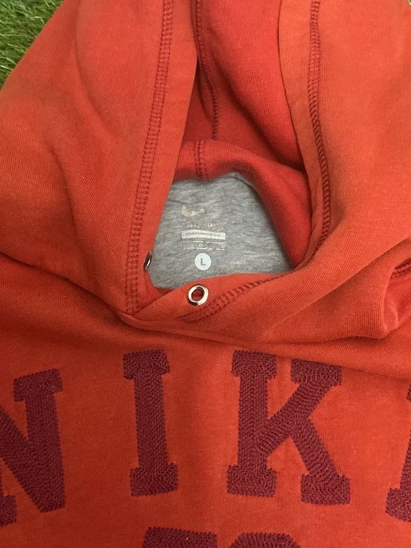 Nike 72 Hoodie - Large in Red