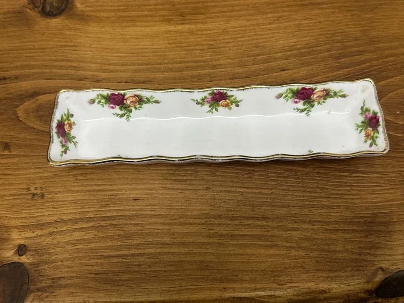 Royal Albert Old Country Roses 3-piece dresser vanity gift set