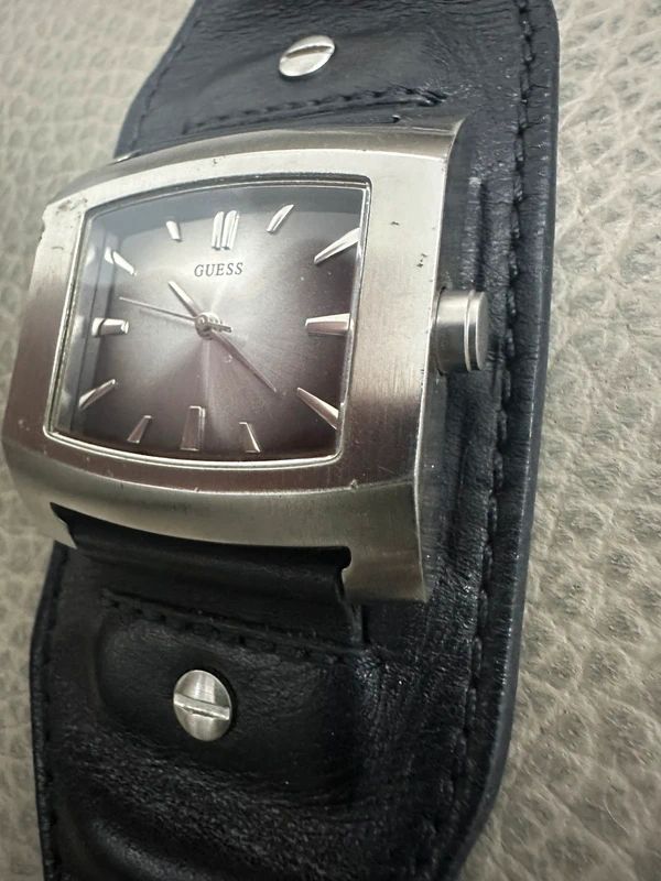 Guess 165186G1 watch with box and manual