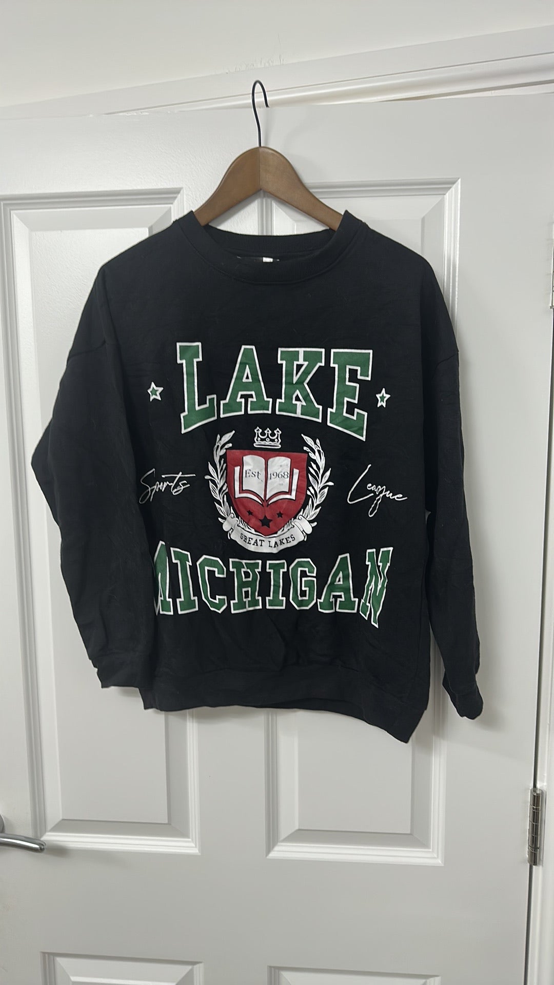 Pep&Co Lake Michigan Graphic Sweatshirt size Medium