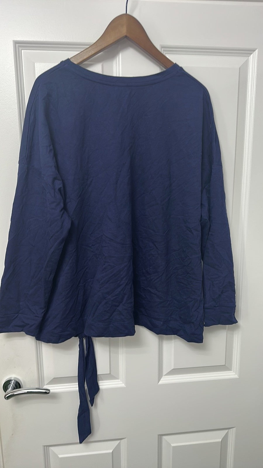 Tu Woman Navy Blue Butterfly Embroidered Tie-Hem Sweatshirt size 24