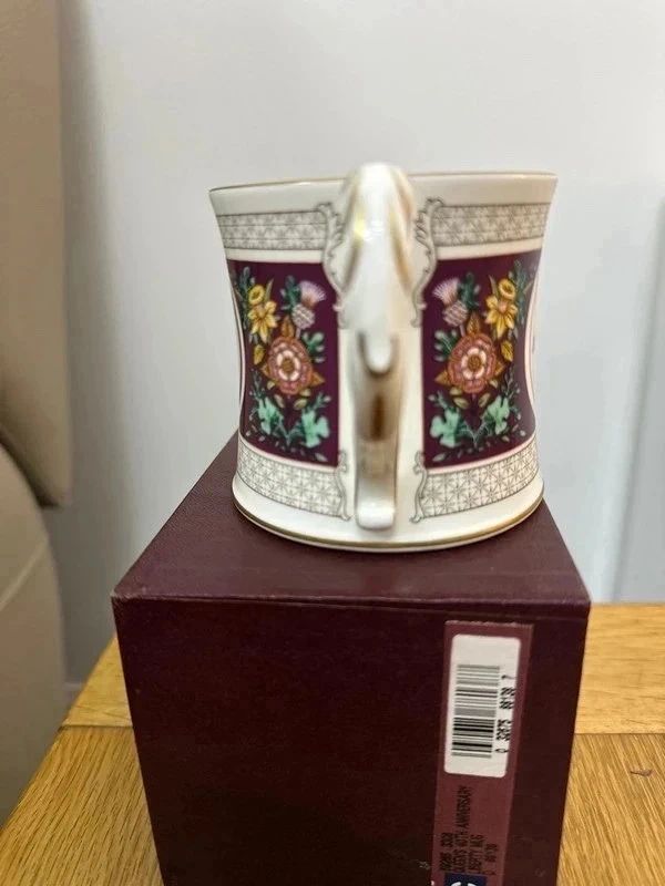 Coalport fine bone china mug to commemorate the 40th Anniversary of Queen Elizabeth II
