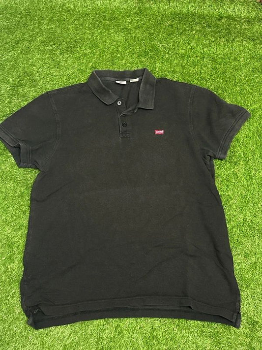 Levi’s black large men’s polo shirt in Standard Fit