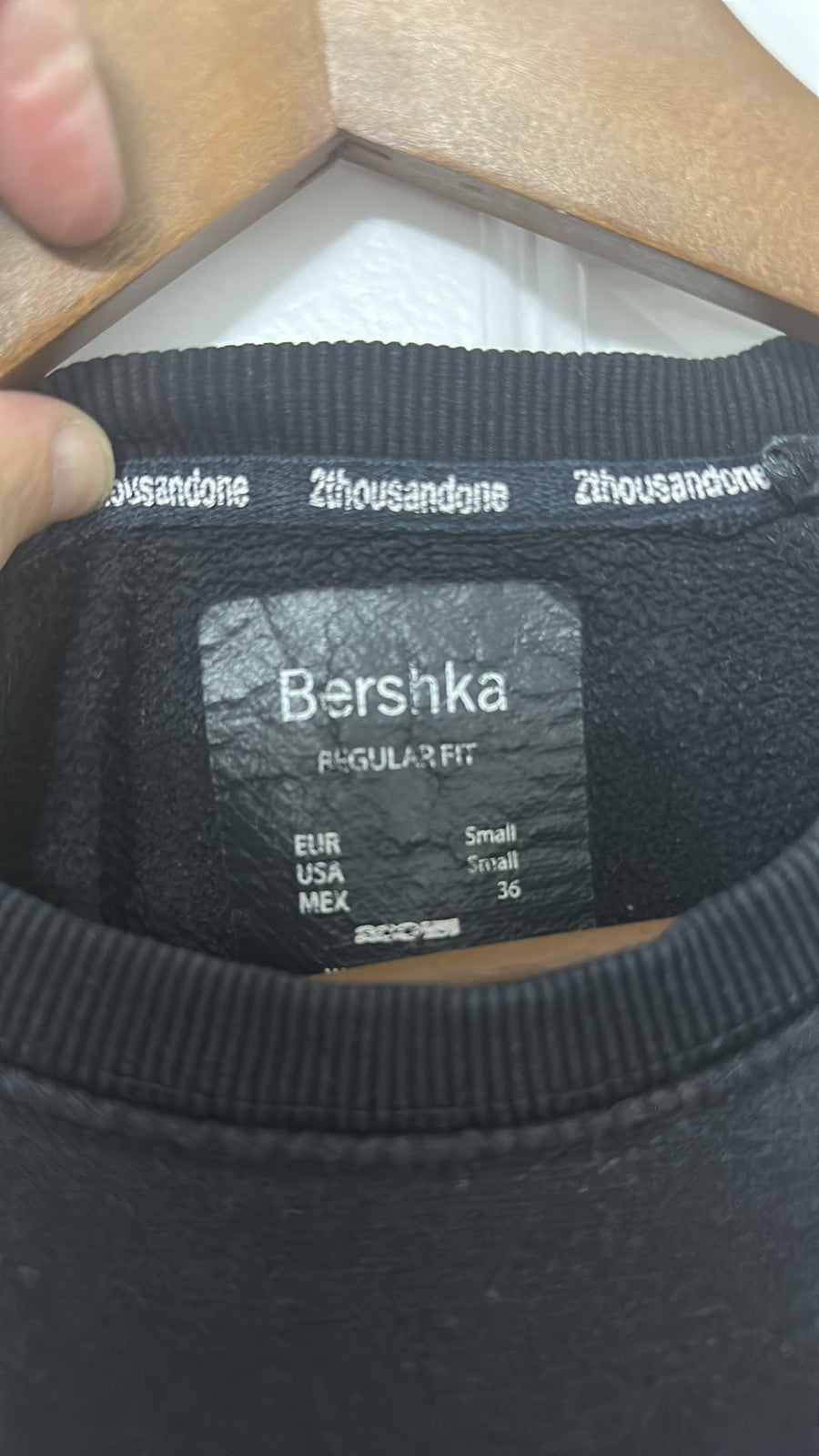 Bershka Mens Black Raglan Sleeve Sweatshirt Small