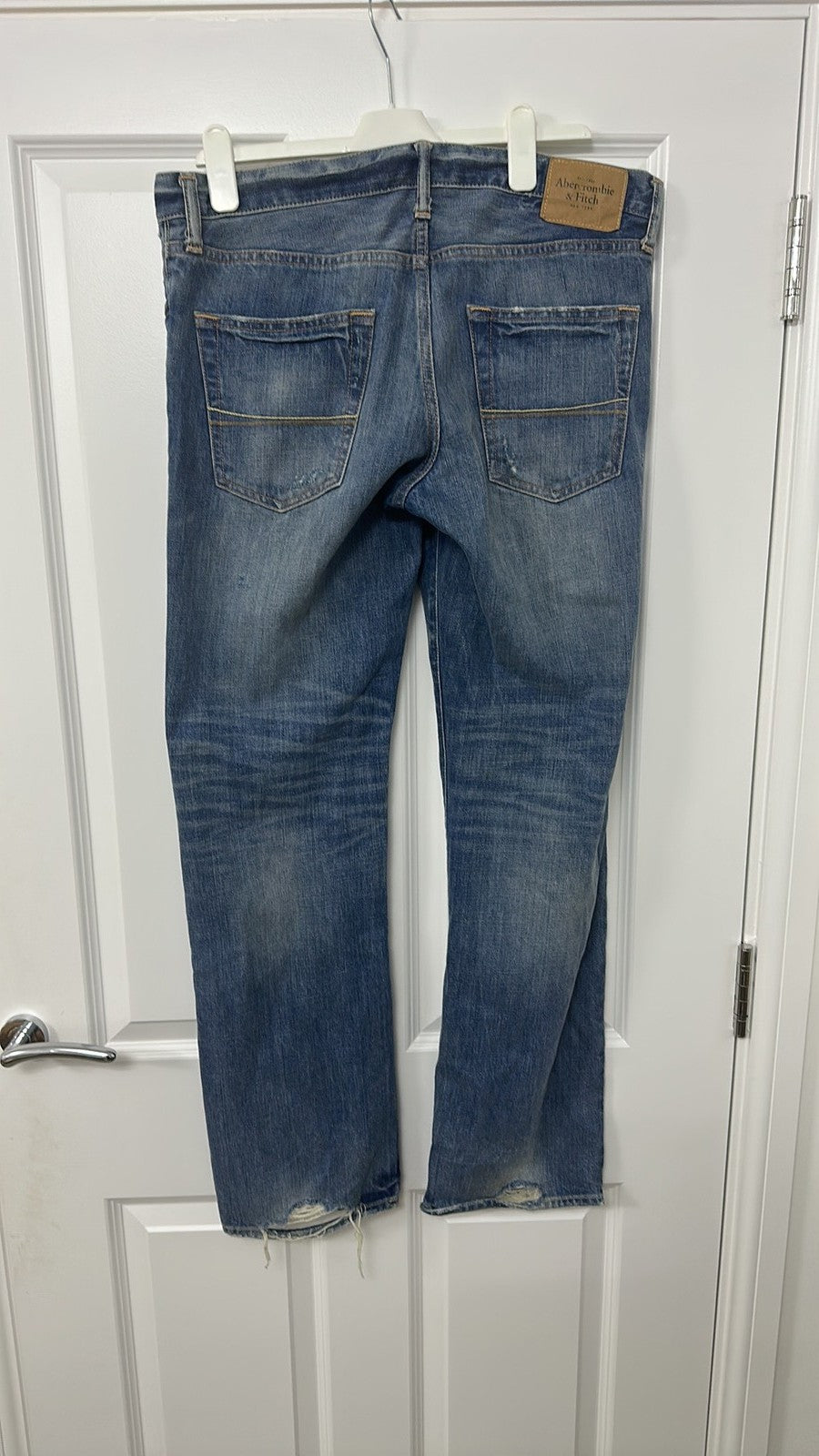 Abercrombie & Fitch Men's Distressed Straight Leg Jeans W30 L32