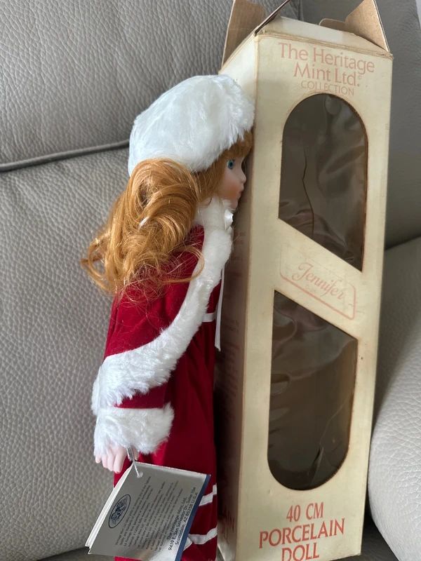Heritage Mint Ltd. Collection Jennifer porcelain doll.