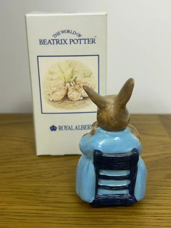 Royal Albert Beatrix Potter "Mrs. Rabbit & Bunnies" with original box