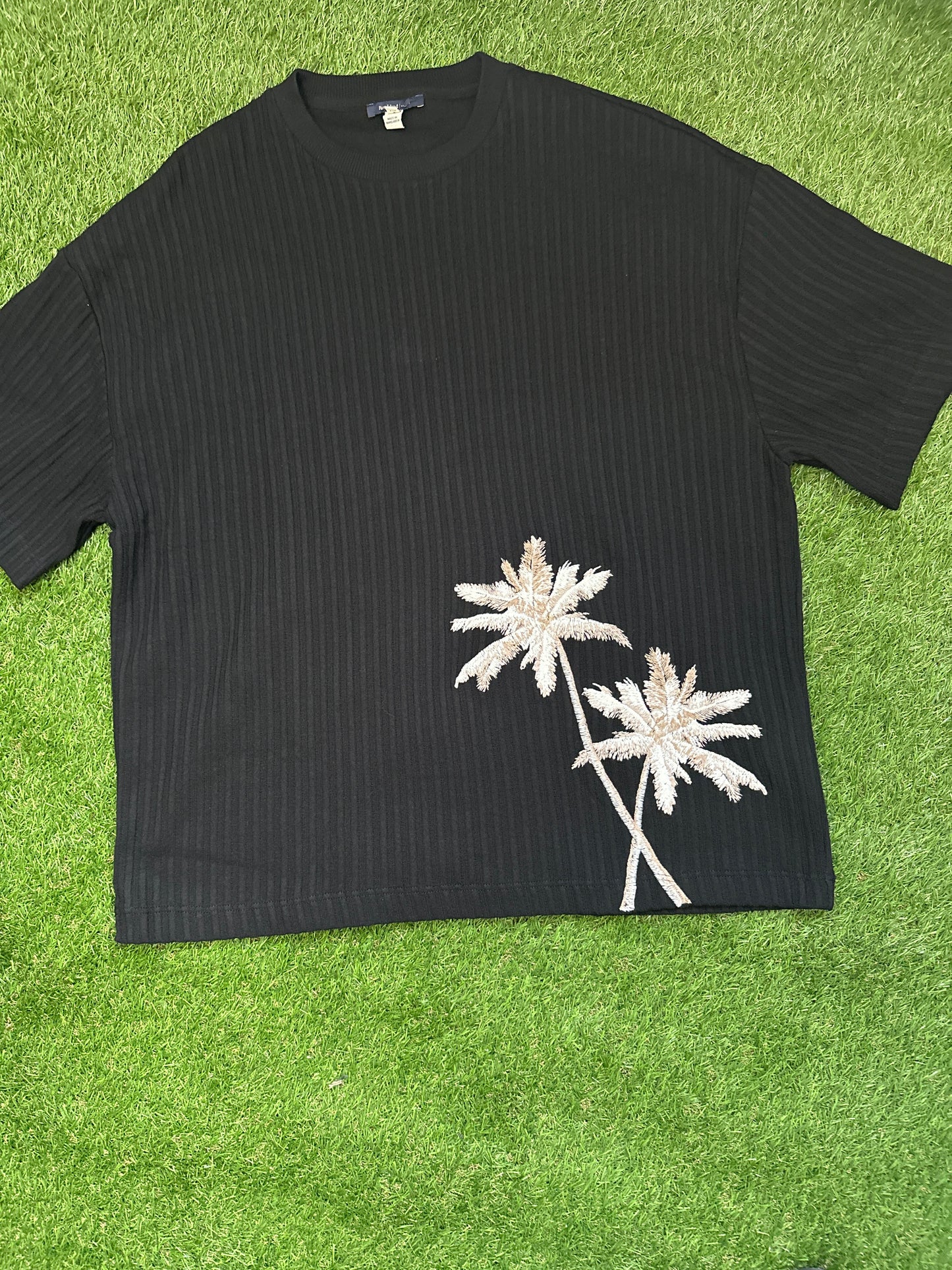 River Island men’s large oversized plisse t-shirt features embroidered palm tree - New