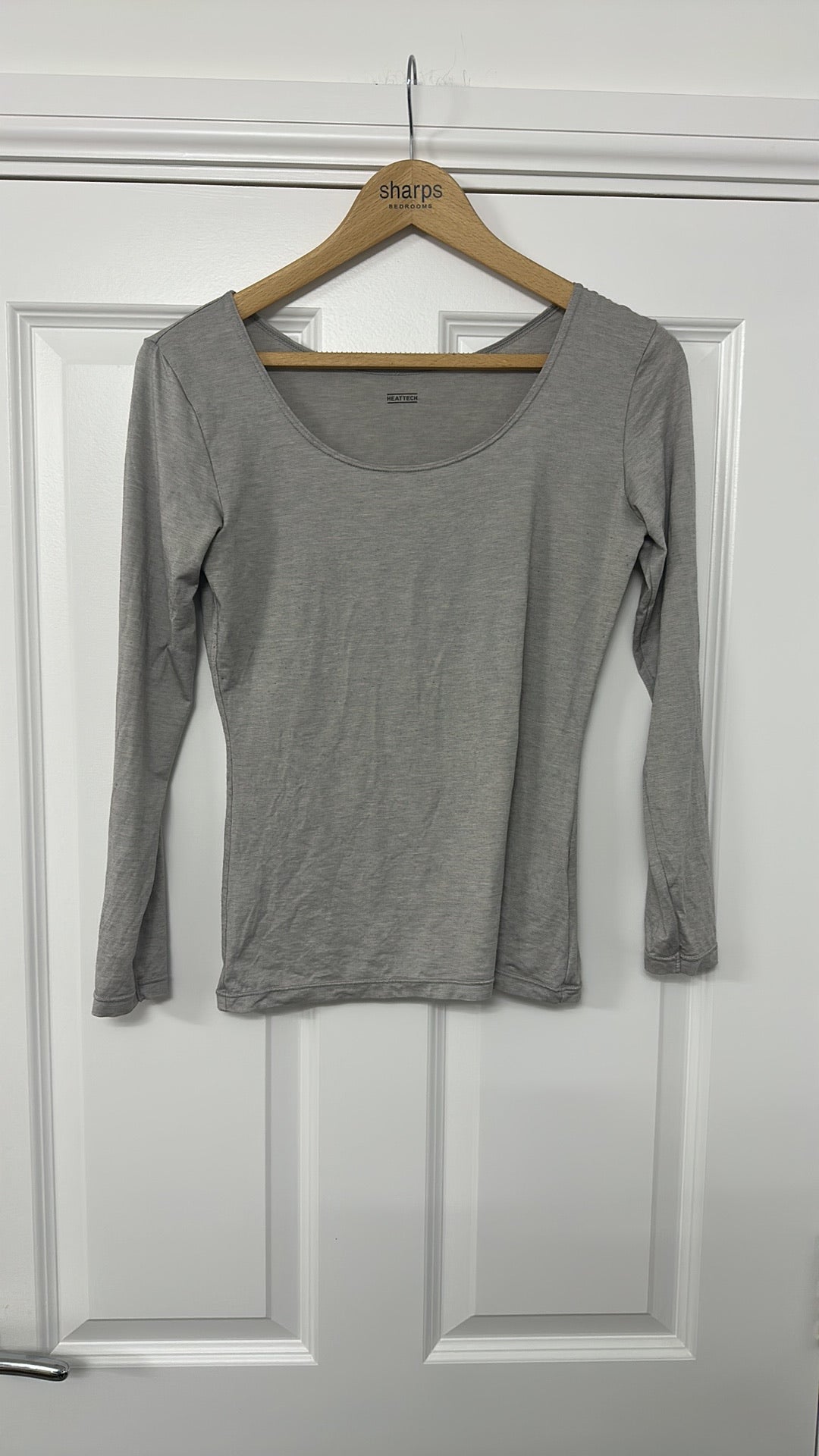 Uniqlo HEATTECH Grey Scoop Neck Long Sleeve Thermal Top size Medium